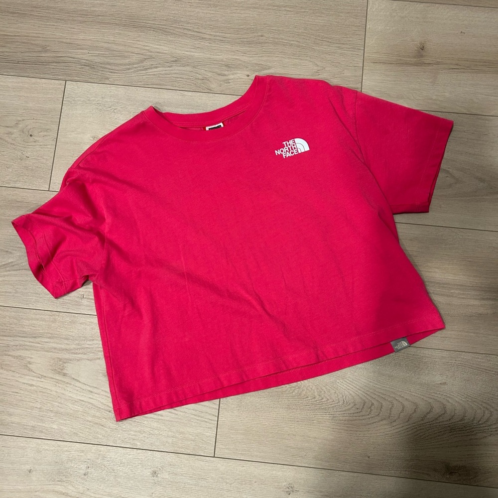 The North Face Women’s Vibrant Pink Cropped Tee, Size M